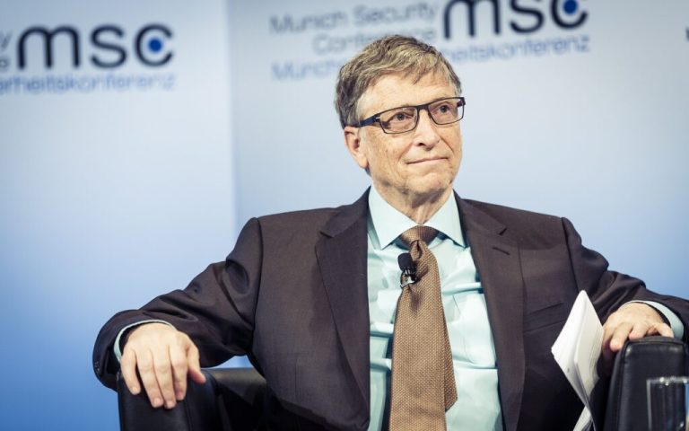 Bill Gates Declares AI a Game-Changer but Remains Skeptical About the Metaverse