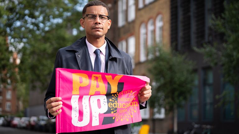 Teaching Unions Brace for Battle with Government Over AI-Driven Job Loss Concerns